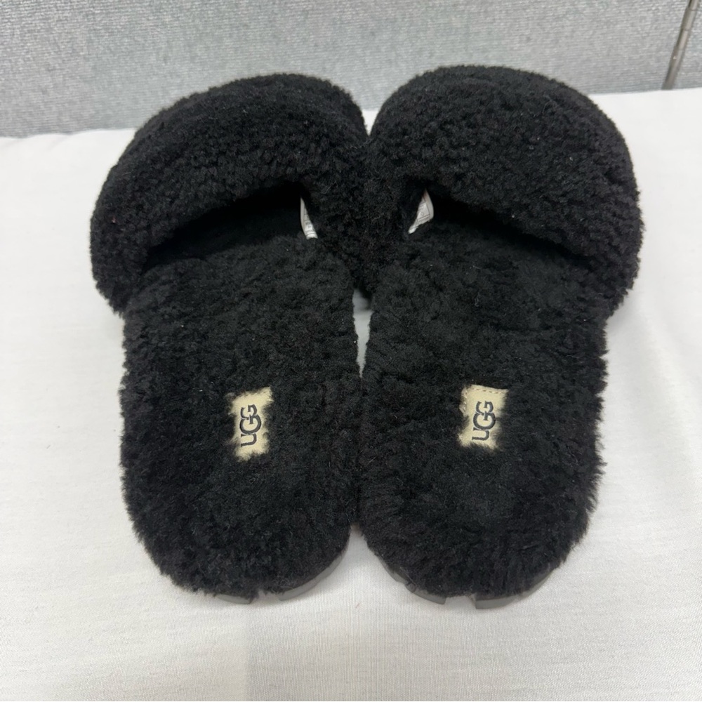 UGG Women's Cozette Black Slide
Sandals Slippers - Picture 3 of 7